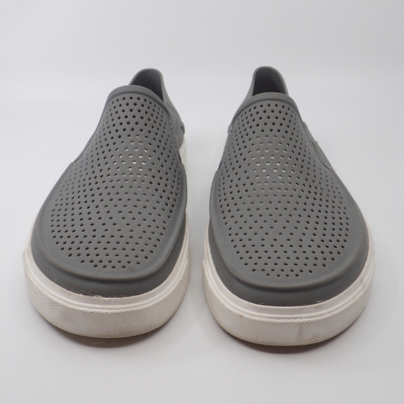 Crocs Gray Perforated Shoes M6 - EUC - Picture 5 of 7